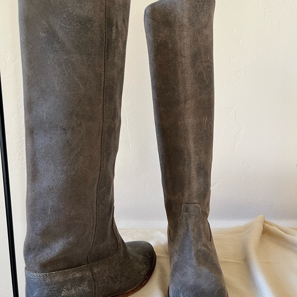 Isabel Marant Distressed oiled Leather Taupe Grey Boot. 38